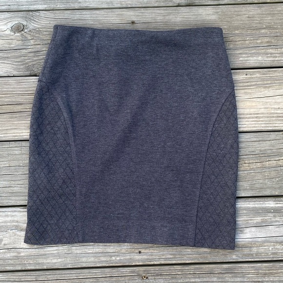 SimplyVera Vera Wang charcoal Gray stretch skirt - Picture 7 of 7